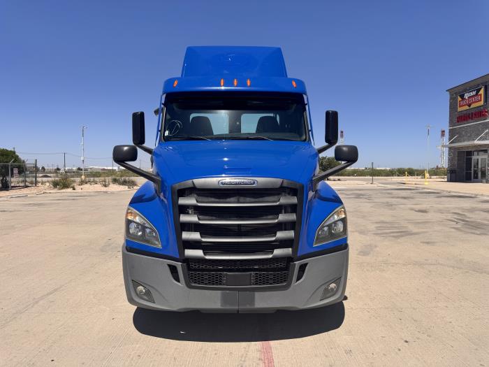 2020 Freightliner Cascadia-1