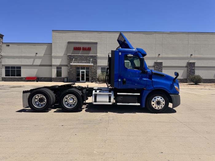 2020 Freightliner Cascadia-3