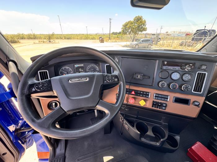 2020 Freightliner Cascadia-6