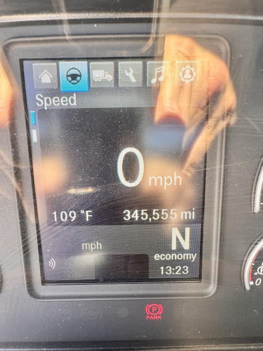 2020 Freightliner Cascadia-8