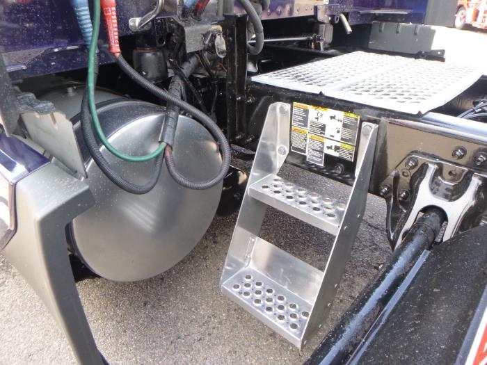 2023 Kenworth T680-30