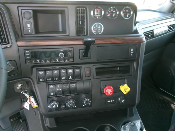 2026 International HX620-6