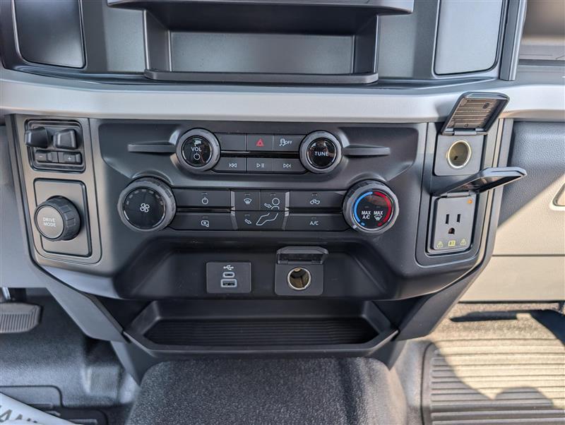 New 2026 Ford F-550 - photo 32