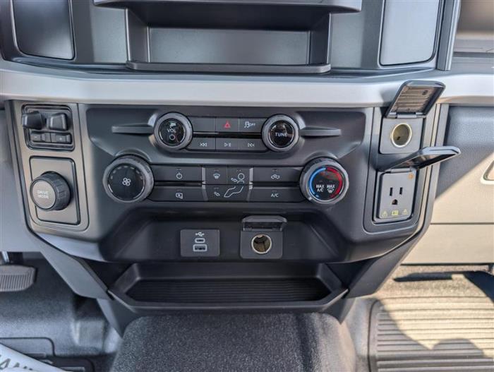 2026 Ford F-550-31