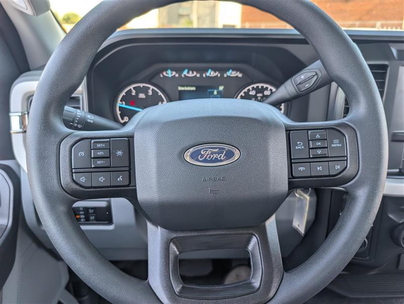 New 2026 Ford F-550 - photo 29
