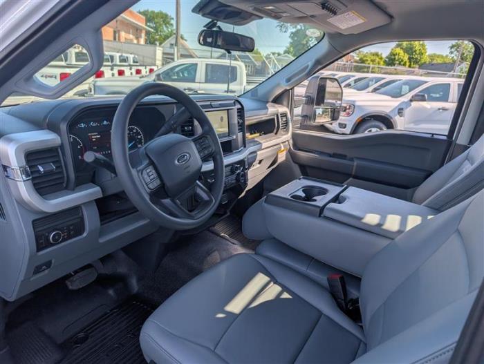 2026 Ford F-550-23