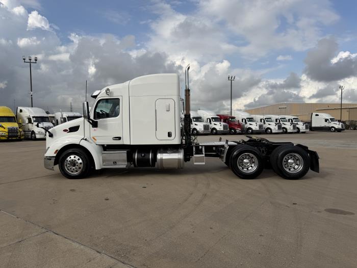 2021 Peterbilt 579-1