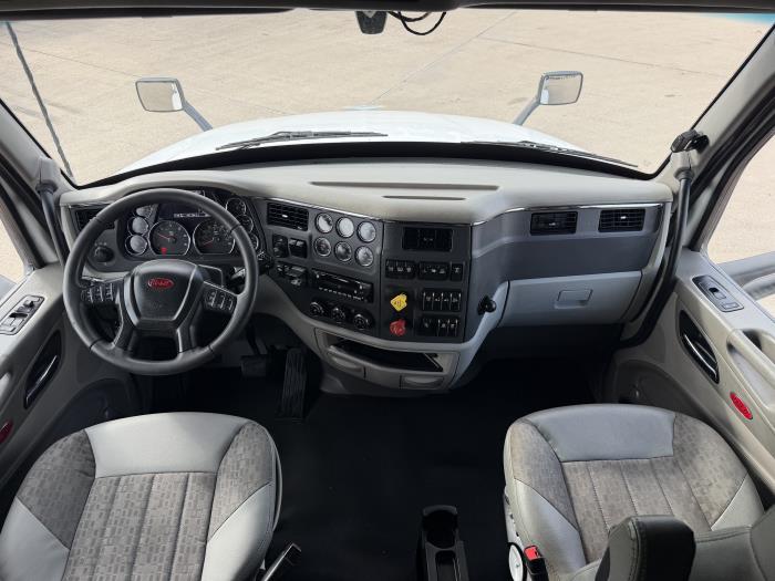 2021 Peterbilt 579-30