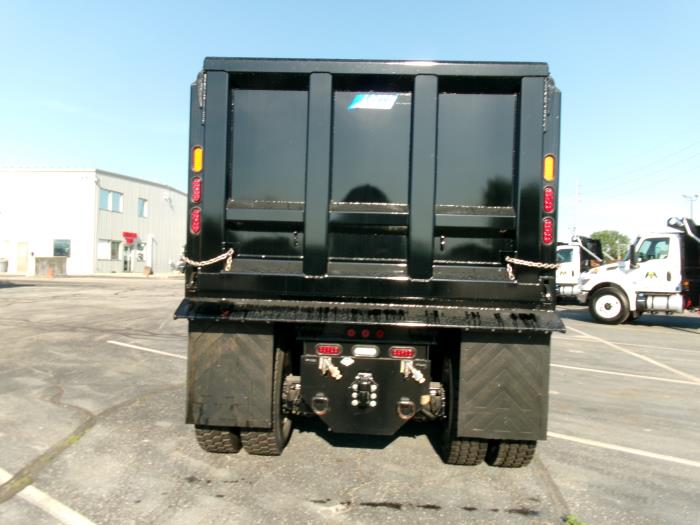 2026 International HX — photo 4