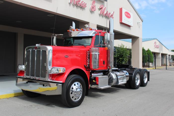 2023 Peterbilt 389-0