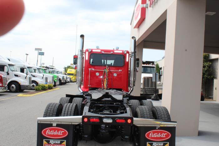 2023 Peterbilt 389-4