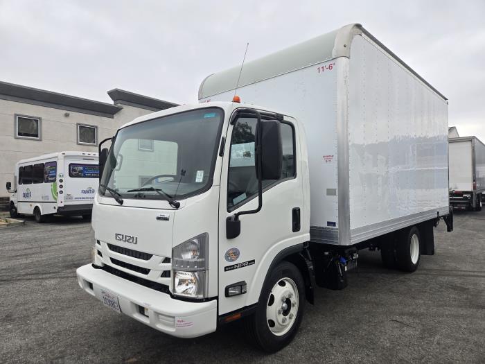 2022 Isuzu NPR-XD-5