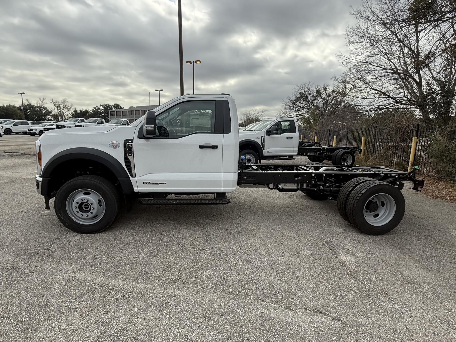 New 2026 Ford F-600 - photo 3
