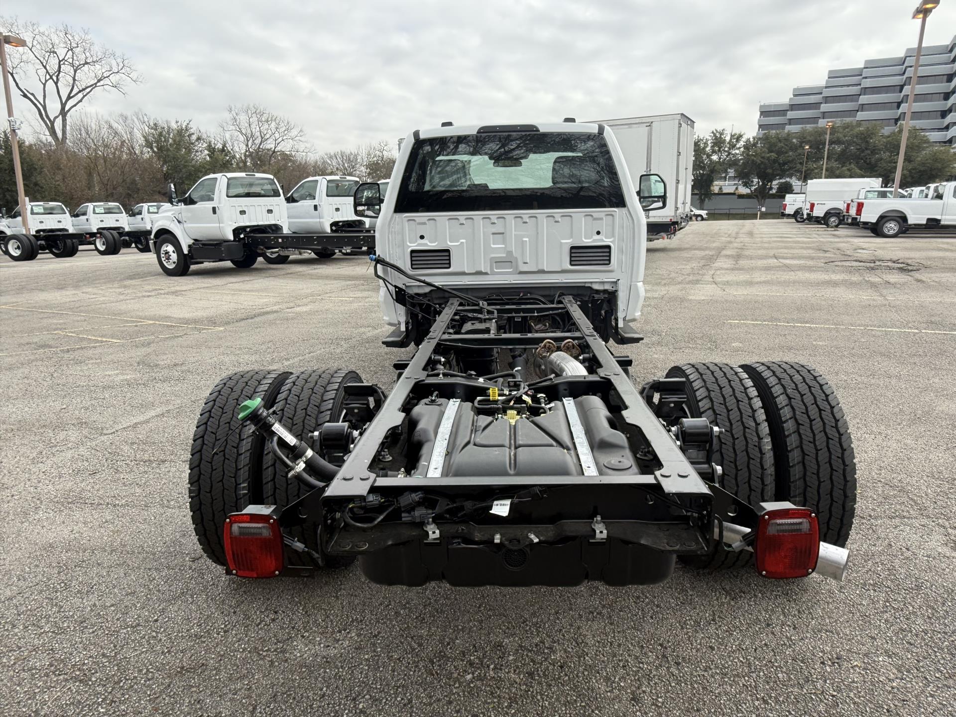 New 2026 Ford F-600 - photo 5