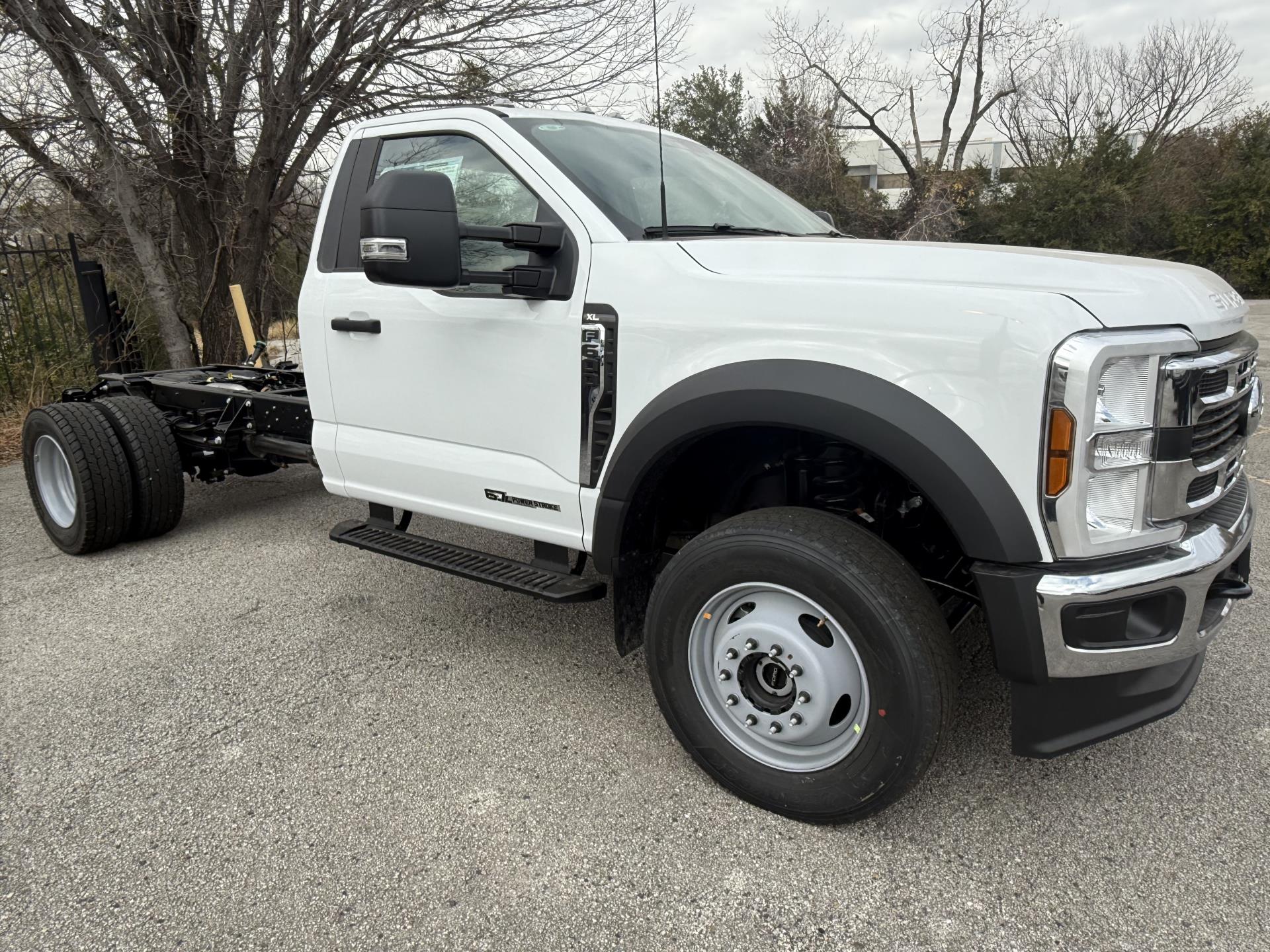 New 2026 Ford F-600 - photo 8