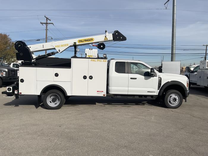 New 2026 Ford F-550 - photo 7