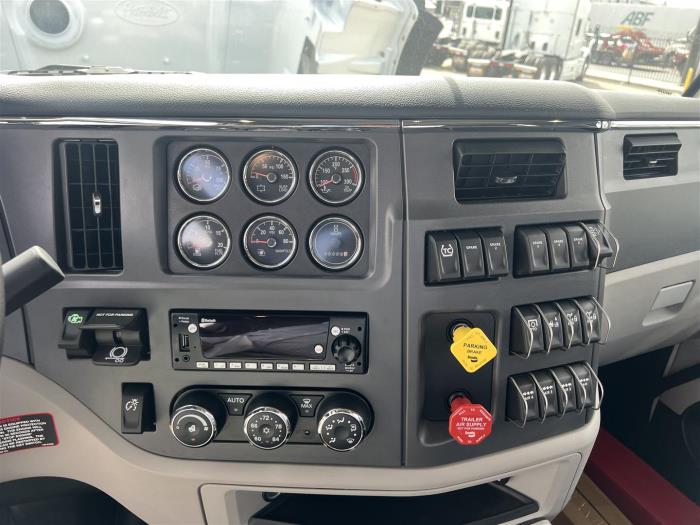 2027 Peterbilt 567-25
