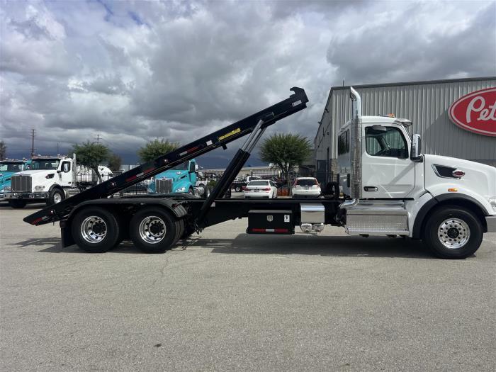2027 Peterbilt 567-31