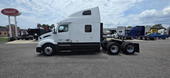 2022 Peterbilt 579-1