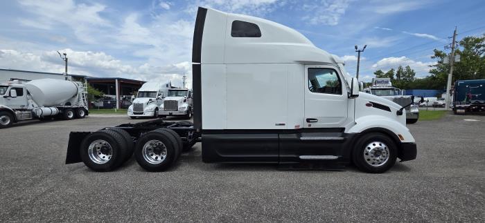 2022 Peterbilt 579-5