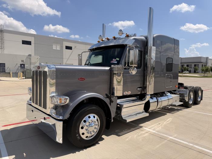 2027 Peterbilt 589-1