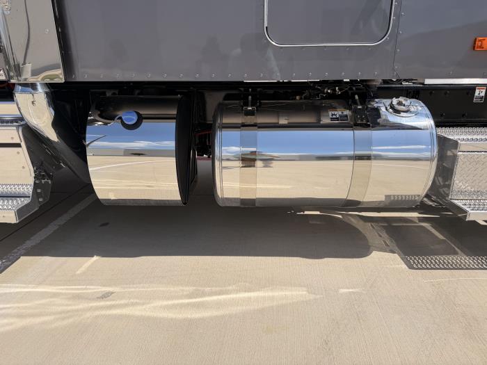 2027 Peterbilt 589-11
