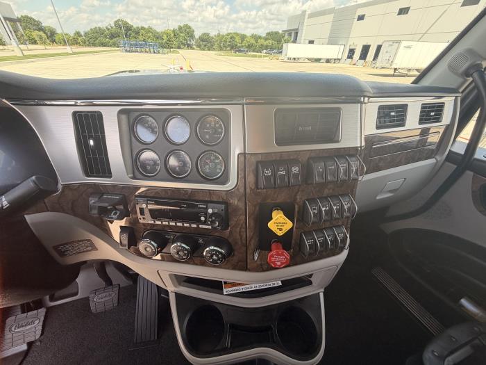 2027 Peterbilt 589-21