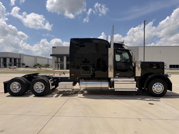 2027 Peterbilt 589-4