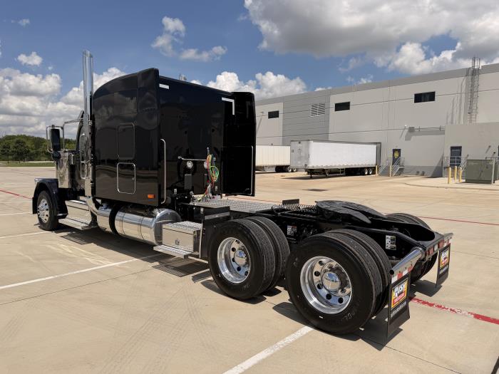 2027 Peterbilt 589-7