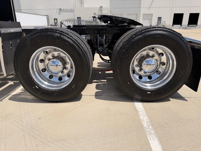 2027 Peterbilt 589-12