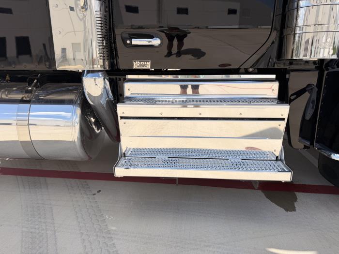 2027 Peterbilt 589-16