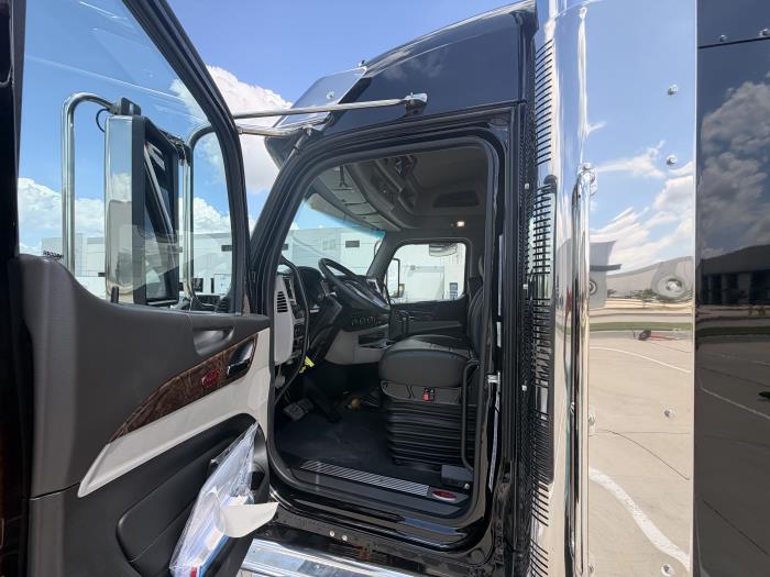 2027 Peterbilt 589-19