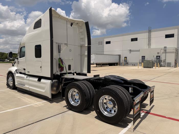 2027 Peterbilt 579-7