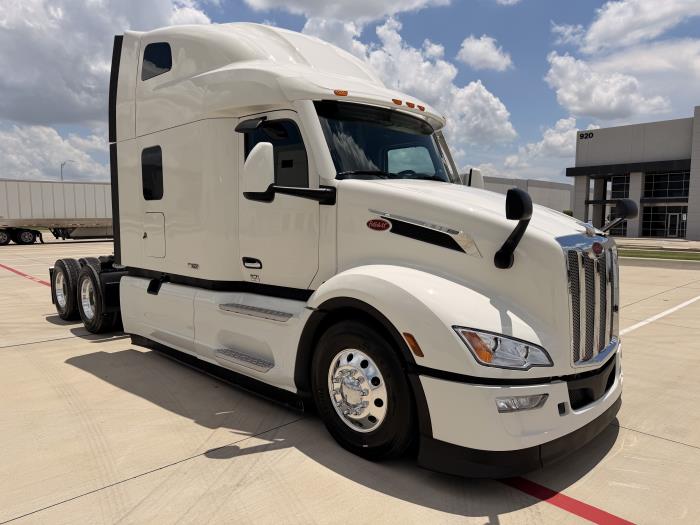 2027 Peterbilt 579-3