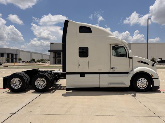 2027 Peterbilt 579-4