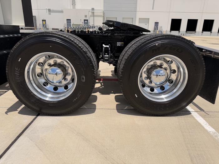 2027 Peterbilt 579-10