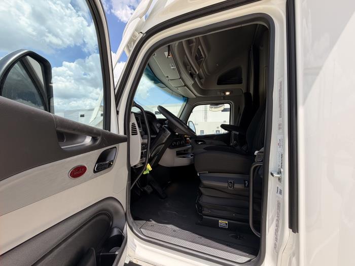 2027 Peterbilt 579-14