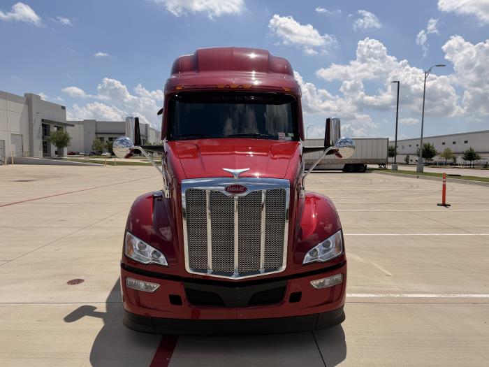2027 Peterbilt 579-2
