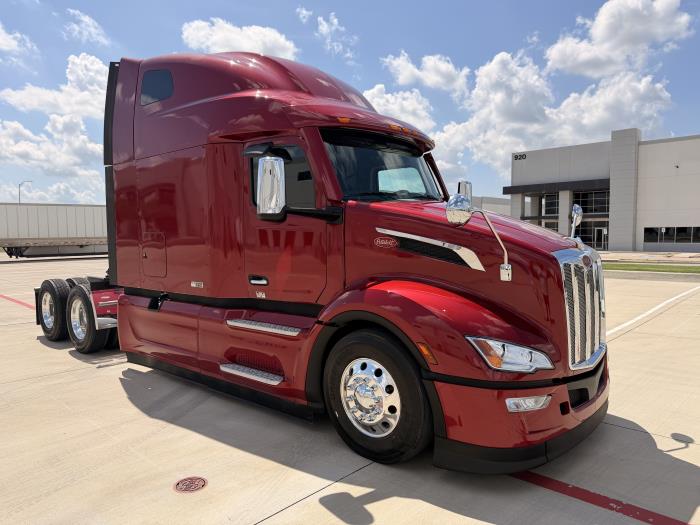 2027 Peterbilt 579-3