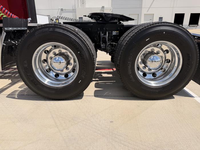2027 Peterbilt 579-10