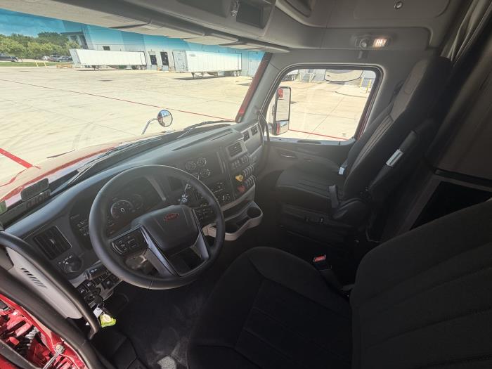 2027 Peterbilt 579-15