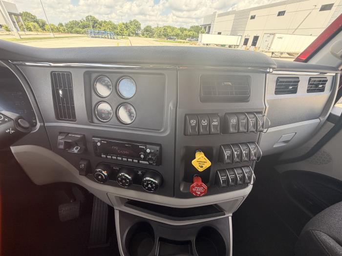 2027 Peterbilt 579-17