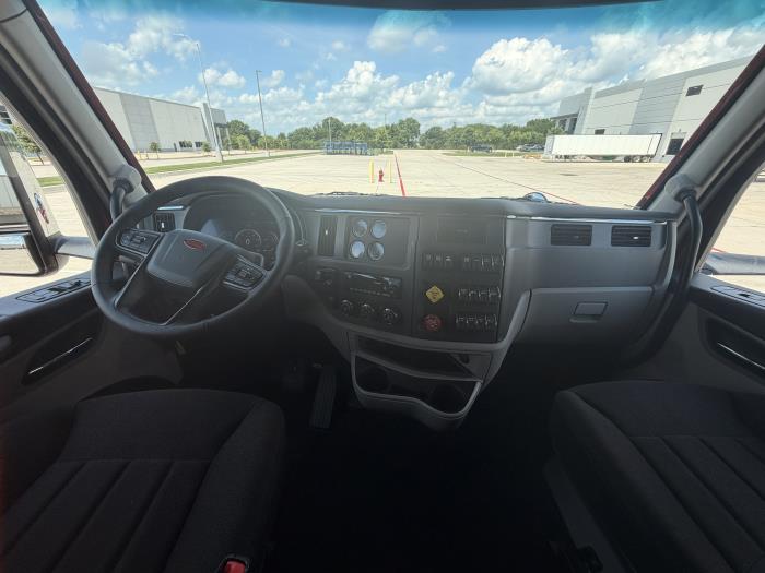 2027 Peterbilt 579-22