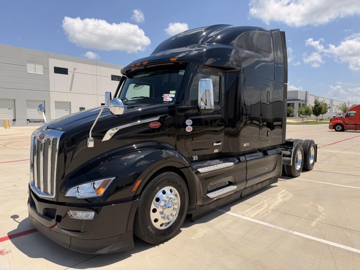 2027 Peterbilt 579-1