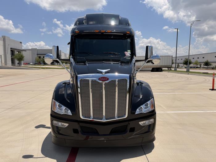 2027 Peterbilt 579-2