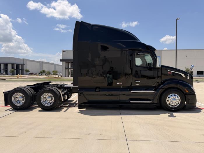 2027 Peterbilt 579-4