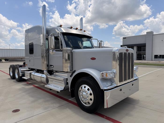 2027 Peterbilt 589-3