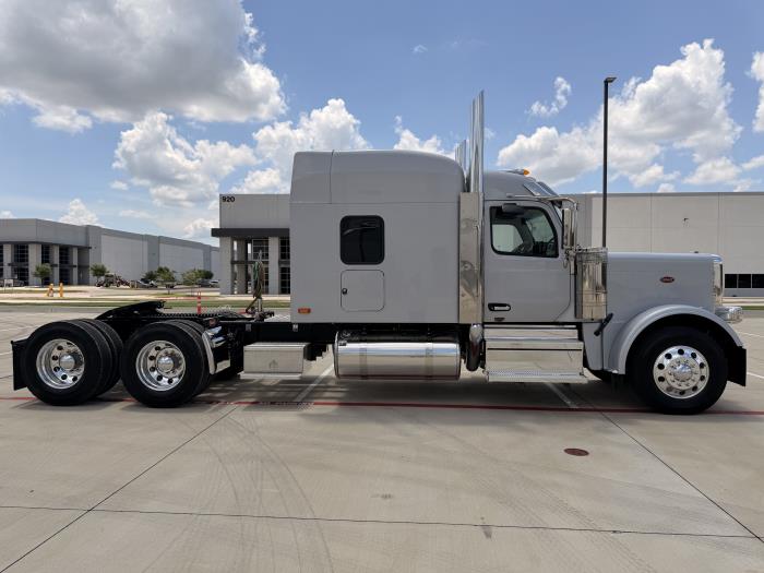 2027 Peterbilt 589-4