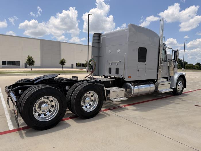 2027 Peterbilt 589-5