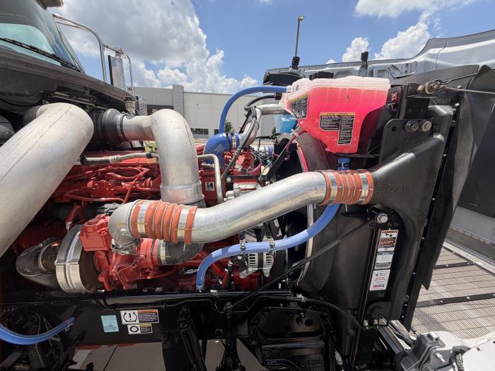 2027 Peterbilt 589-18